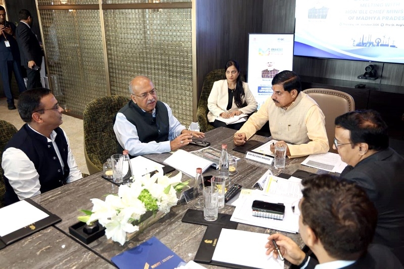 मुख्यमंत्री ने मुम्बई में उद्योगपतियों से वन टू वन चर्चा की मुख्यमंत्री ने मुम्बई में उद्योगपतियों से वन टू वन चर्चा की
