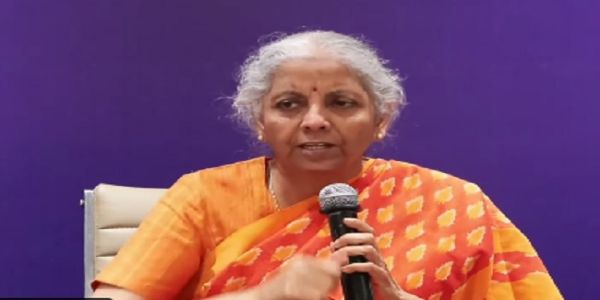 57वीं जीएसटी परिषद की बैठक के बाद प्रेस को संबोधित करते हुए वित्त मंत्री निर्मला सीतारमण 57वीं जीएसटी परिषद की बैठक के बाद प्रेस को संबोधित करते हुए वित्त मंत्री निर्मला सीतारमण