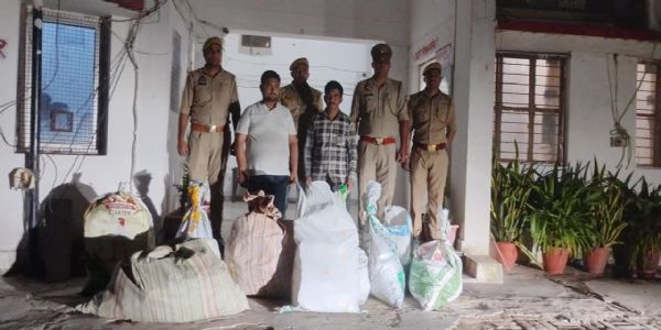 औरैया : दो कुंतल बने-अधबने पटाखे बरामद, दो आरोपित गिरफ्तार