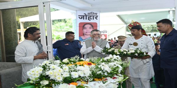 राज्यपाल ने मुखमंत्री की मां रूपी सोरेन को दी श्रद्धांजलि