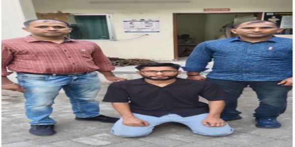 विदेश में कारोबार का झांसा देकर 1.61 करोड़ के जवाहरात की ठगी करने वाला गिरफ्तार
