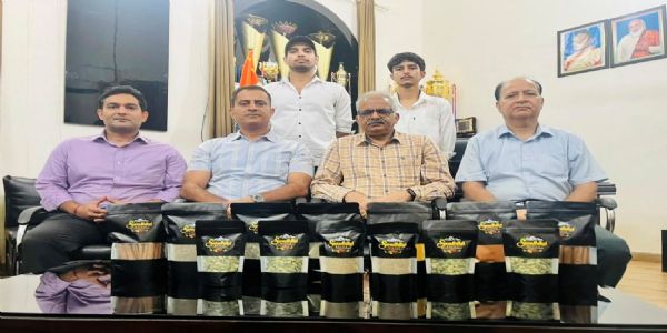 जीजीएम साइंस कॉलेज के दो छात्रों ने शुरू किया स्थानीय मसालों का कारोबार