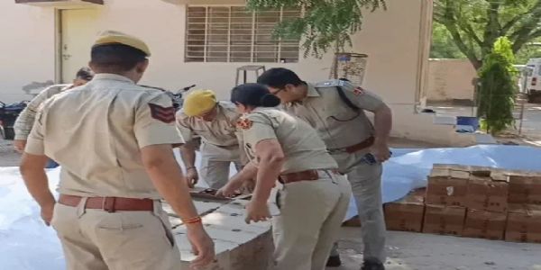 चावल के कट्टों के पीछे छिपाकर ले जा रहे थे शराब, नागौर में 132 पेटियां बरामद