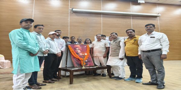 नशामुक्त युवा ही स्वस्थ समाज और सशक्त राष्ट्र की नींव : सांसद दिलेश्वर कामैत