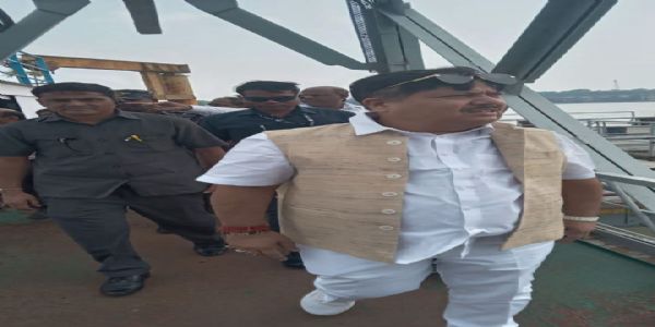 शालिमार वर्क्स को नहीं मिल रहा जहाज निर्माण का काम, मंत्री ने लिया जायजा