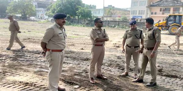 कुंभ मेले की सुरक्षा व्यवस्था को लेकर एसएसपी आयुष अग्रवाल ने किया स्थलीय निरीक्षण