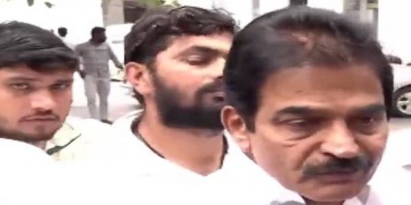 राष्ट्रपति से मुलाकात का समय न मिलने पर कांग्रेस का केंद्र पर हमला