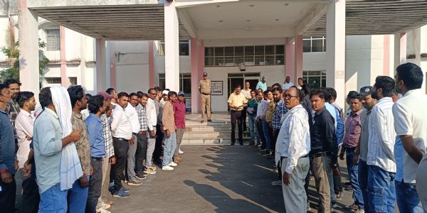 अनूपपुर: दंडात्मक कार्रवाई के विरोध में पटवारियों का ऑनलाइन राजस्व कार्यों से विरत रहने का निर्णय
