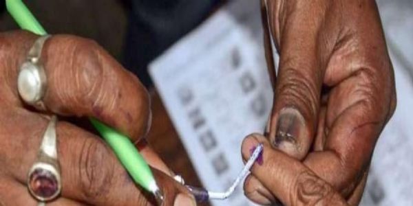 विधान परिषद खण्ड स्नातक -शिक्षक निर्वाचन में मतदाता फोटो पहचान पत्र न होने पर वैकल्पिक दस्तावेजों से मतदाता कर सकते मतदान