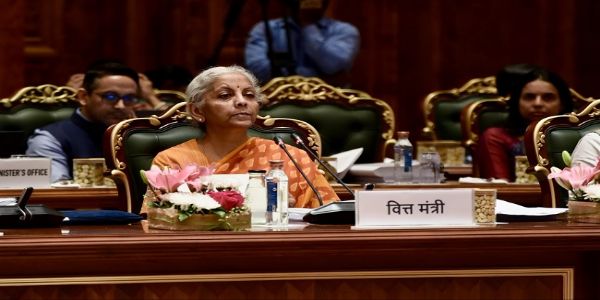 जीएसटी परिषद की बैठक में गिरफ्तारी अधिकार खत्म करने, नियमों को आसान बनाने पर चर्चा
