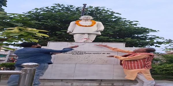मुंशी प्रेमचंद और जयप्रकाश नारायण के विचार आज भी समाज के लिए प्रेरणास्रोत : पवन श्रीवास्तव
