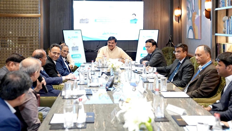 मप्र के मुख्यमंत्री ने मुंबई में प्रमुख फार्मा उद्योग प्रतिनिधियों से किया राउंड टेबल में संवाद मप्र के मुख्यमंत्री ने मुंबई में प्रमुख फार्मा उद्योग प्रतिनिधियों से किया राउंड टेबल में संवाद