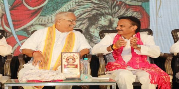 51 शक्तिपीठों पर आधारित दो दिवसीय राष्ट्रीय संगोष्ठी में भैयाजी जोशी और उप मुख्यमंत्री शुक्ल 51 शक्तिपीठों पर आधारित दो दिवसीय राष्ट्रीय संगोष्ठी में भैयाजी जोशी और उप मुख्यमंत्री शुक्ल