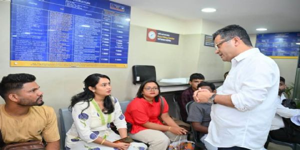 पबित्र मार्घेरिटा ने गुवाहाटी पासपोर्ट सेवा केंद्र का किया निरीक्षण, आवेदकों से लिया फीडबैक
