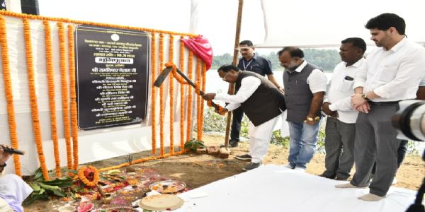 रामानुजगंज की वन वाटिका बनेगी आकर्षक पर्यटन केंद्र, 1.49 करोड़ रुपये के विकास कार्यों का भूमिपूजन