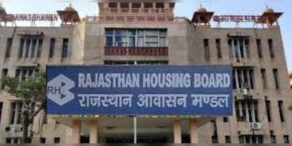 इंदिरा गांधी नगर जगतपुरा पर मुख्य 200 फीट रोड से हटाए कई साल पुराने स्ट्रक्चर