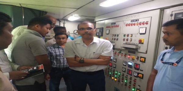 पूसीरे के डीआरएम ने सिक्किम महानंदा एक्सप्रेस का किया निरीक्षण