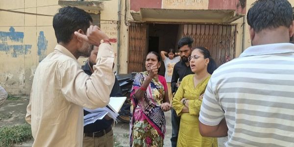 भोपाल में निगम की कार्रवाई, इंदिरा नगर में दो अनधिकृत कब्जे वाले आवास कराए खाली