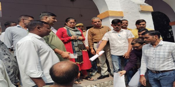 रसूलपुर पृथ्वी उर्फ आदमपुर में एचपी गैस की बुकिंग बंद ,ग्रामीणों के सामने रसोई गैस का संकट