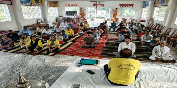 बीएयू के पशुपतिनाथ मंदिर में हास्य योग पर कार्यशाला का आयोजन