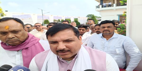 मुख्य चुनाव आयुक्त का जेल जाना जरूरी : संजय सिंह