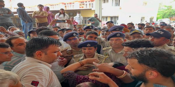 ऊना में प्रसव के दौरान गर्भवती महिला और गर्भस्थ शिशु की मौत,चिकित्सक के खिलाफ मामला दर्ज