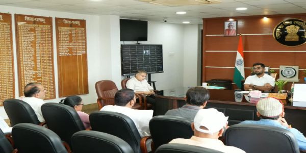 एसआइआर-2026-डीइओ ने राजनीतिक दलों के प्रतिनिधियों के साथ की बैठक