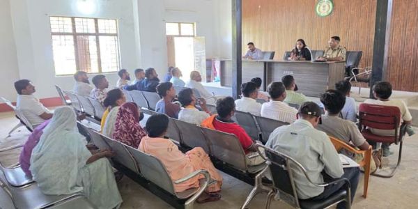 एसडीएम ने ली शांति समिति की बैठक, दुर्गा पंडालों में सीसीटीव्ही लगाने के निर्देश