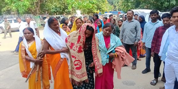महिला से मारपीट के मामले में थाना प्रभारी और सिपाही निलंबित
