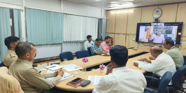 पंचायत चुनाव की तैयारियों की समीक्षा, डूंगरपुर में 4,444 में से 3,447 शस्त्र जमा