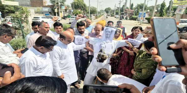 फतेहाबाद: भाजपा ने फूंका राहुल गांधी का पुतला