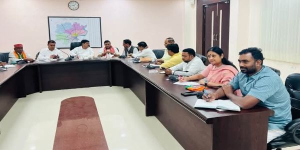 शिक्षक और स्नातक एमएलसी चुनाव की तैयारियों को लेकर भाजपा की बड़ी बैठक, कार्यकर्ताओं से बातचीत की जिम्मेदारी तय