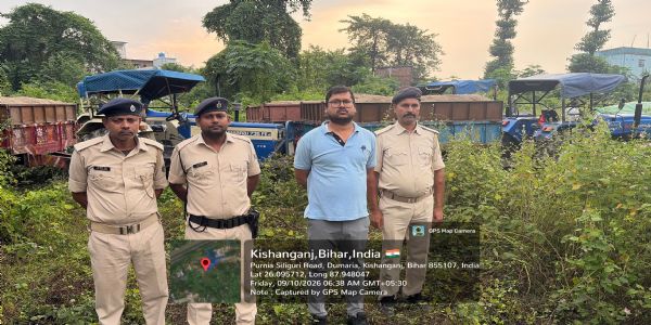 किशनगंज में अवैध बालू कारोबार पर प्रशासन का प्रहार, 4 ट्रैक्टर जब्त, 4.50 लाख का जुर्माना