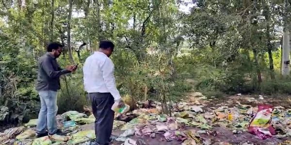 फतेहाबाद : नहर किनारे मिलीं एक्सपायरी कृषि दवाइयां व जहरीले रसायन, कृषि विभाग ने शुरू की जांच