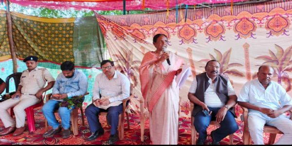 पुटुंगा विद्यालय को प्लस टू का दर्जा दिलाने का होगा प्रयास : सांसद