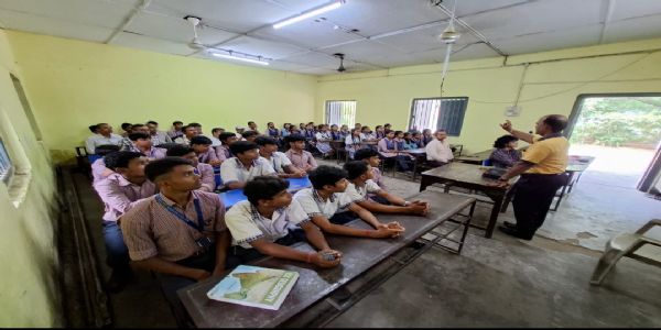 वीएनआर इंटर कॉलेज में अग्नि सुरक्षा की दी गई जानकारी