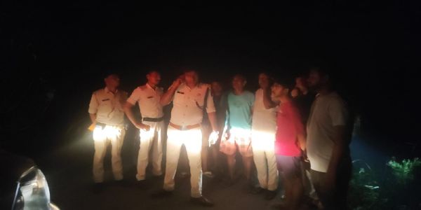 हथियार के बल पर स्वर्ण व्यवसायी से लाखों के जेवरात व नकदी लूटे, विरोध करने पर पिस्टल के बट से किया घायल