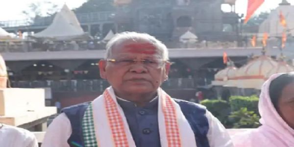 महाकाल मंदिर में दर्शन के बाद जीतनराम माझी महाकाल मंदिर में दर्शन के बाद जीतनराम माझी
