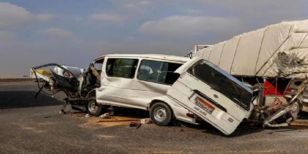मिस्र में मिनीबस और ट्रक की टक्कर, 10 लोगों की मौत, 24 घायल