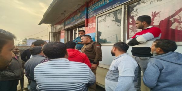 लक्सर में ढाई लाख की लूट, भीड़ ने पकड़ा एक बदमाश