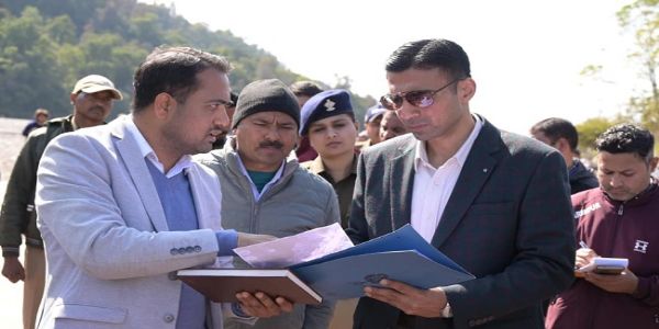 गंगा में प्रदूषण फैलाने वाले 14 भवनों का ग्रे-वाटर बंद