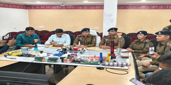 रायपुर : खमतराई क्षेत्र में 25 लाख रुपये कीमत की हुक्का व प्रतिबंधित सामग्रियां जब्‍त