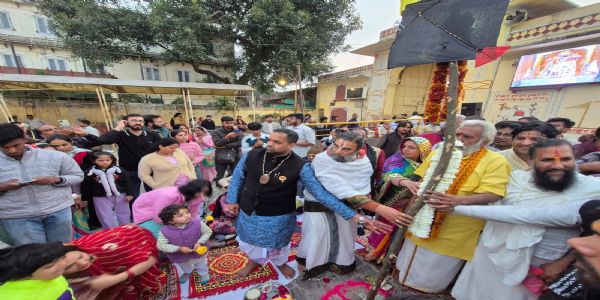 गोविंद देवजी मंदिर परिसर में हुआ होली के डांडा का पूजन