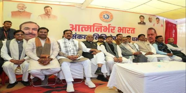 ग्वालियरः मंत्री कुशवाहा ने 135 जरूरतमंद महिलाओं को उपलब्ध कराईं “आटा चक्की”