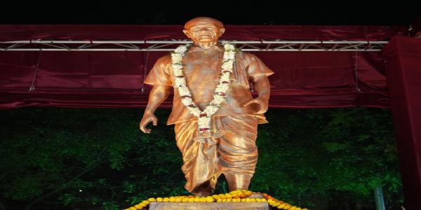 मुख्यमंत्री ने बाबू छबिलाल उपाध्याय की प्रतिमा का किया अनावरण