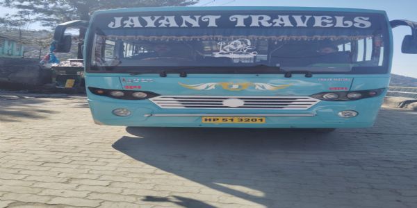 शिमला में बिना दस्तावेजों और परमिट के चल रही बस जब्त