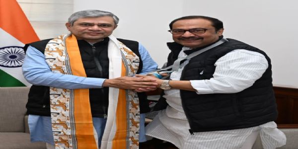 रेलमंत्री से नवादा सांसद ने की मुलाकात, परियोजनाओं पर हुई चर्चा