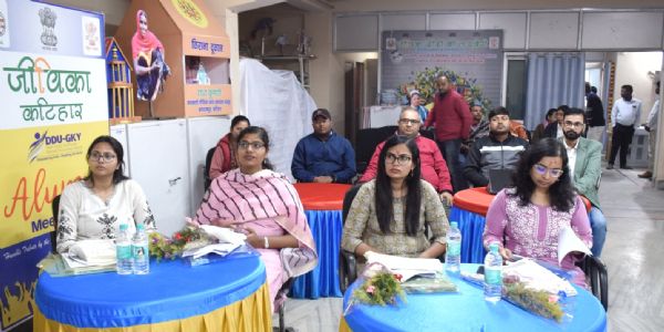 जीविका दीदियों के कार्यों की प्रोवेशनरी अधिकारियाें ने की सराहना