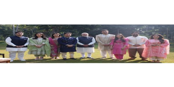 मोदी और सोनिया से मिले तेंदुलकर, बेटे की शादी का दिया निमंत्रण