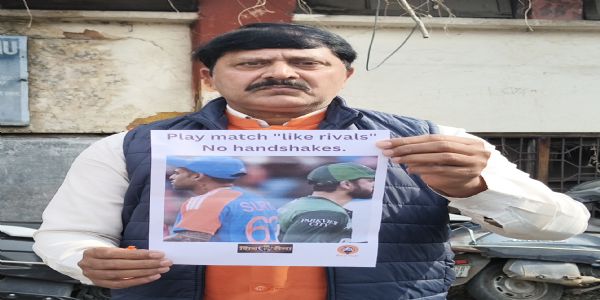 आईसीसी पाकिस्तान पर मेहरबान कयूँ, आंतक-खेल एक साथ नहीं - शिवसेना